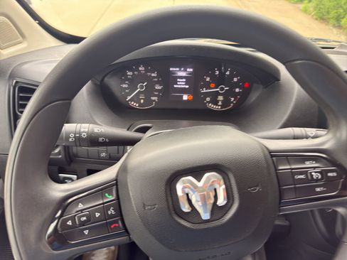 Used 2023 RAM ProMaster 2500 FWD image 12