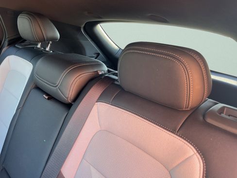 Used 2025 Chevrolet Equinox EV LT image 23