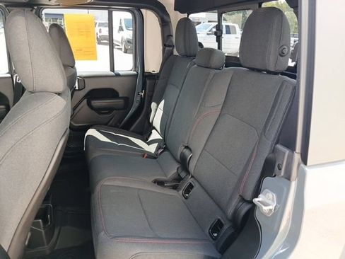 Used 2025 Jeep Gladiator Rubicon AWD/4WD image 20