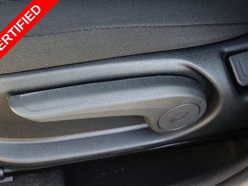 Certified 2024 Hyundai Venue SE FWD image 22