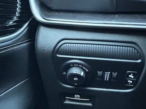 New 2024 Jeep Wagoneer 4WD w/ HD Trailer Tow Package image 26