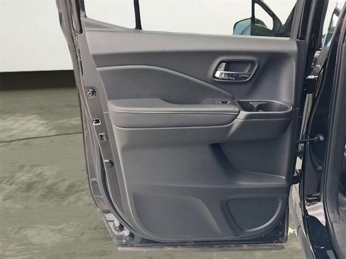 Certified 2025 Honda Ridgeline RTL image 23