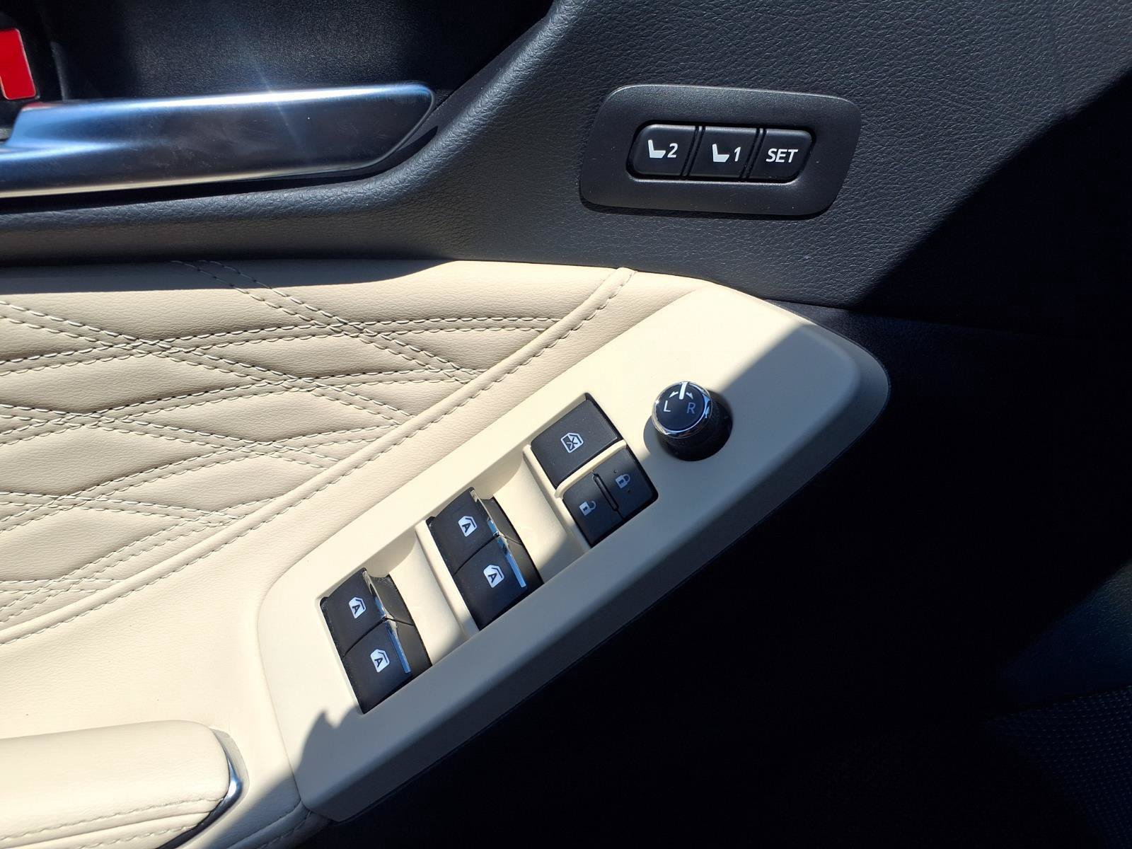Used 2020 Toyota Avalon Limited w/ Protection Package FWD image 19