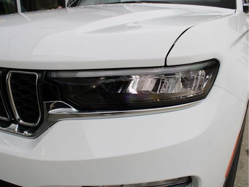 New 2025 Jeep Grand Cherokee Limited image 38