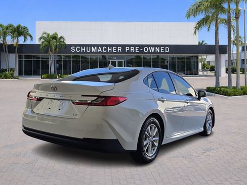 Used 2025 Toyota Camry LE image 7