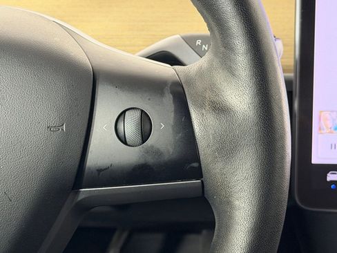 Used 2021 Tesla Model 3 Standard Range Plus image 18