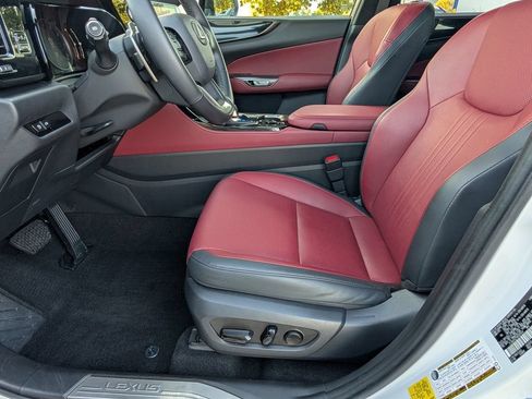 Used 2022 Lexus NX 250 FWD w/ Towing Package (2000 Lbs) image 13