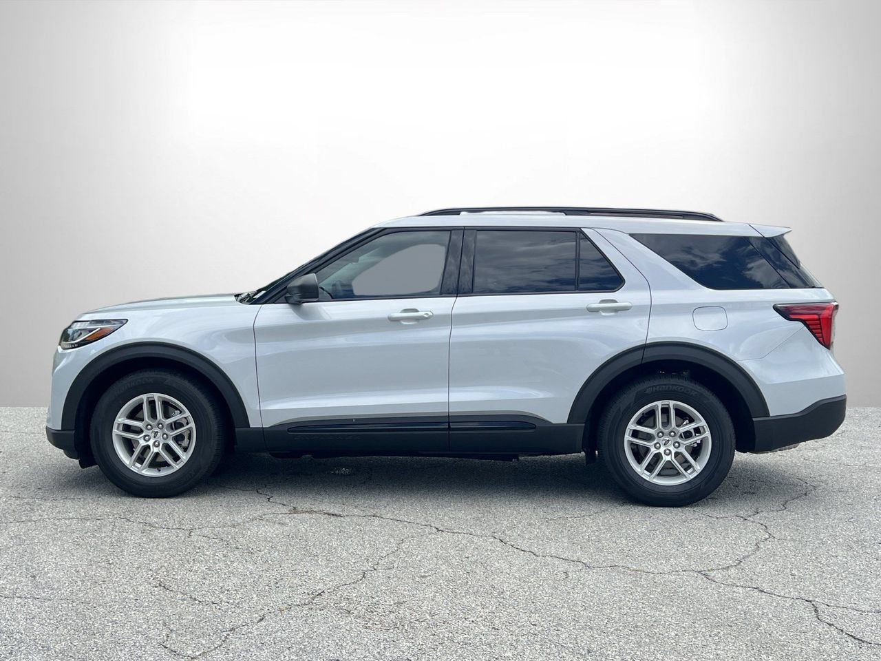New 2026 Ford Explorer Active RWD image 20
