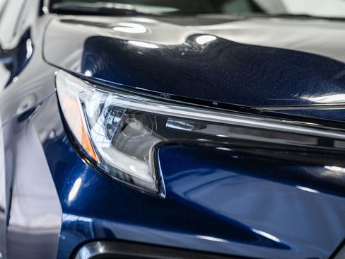 Used 2024 Toyota Corolla SE w/ SE Convenience Package image 10