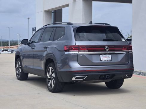 Used 2024 Volkswagen Atlas SE FWD image 3