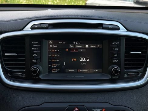 Used 2017 Kia Sorento AWD w/ LX Convenience Package image 23