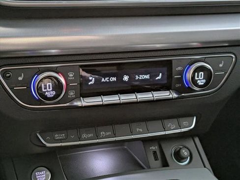 New 2025 Audi Q5 2.0T Premium image 13