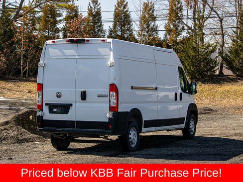 Used 2025 RAM ProMaster 2500 w/ Convenience Group image 8