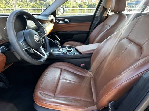 Used 2019 Alfa Romeo Giulia AWD image 10