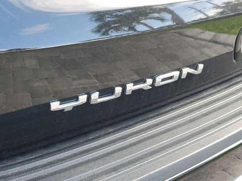 Used 2024 GMC Yukon XL Denali w/ Denali Reserve Package image 8