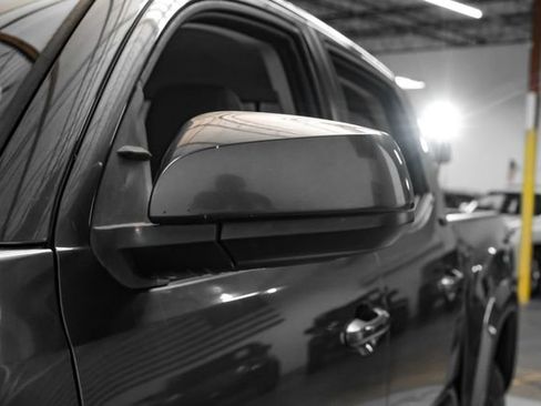 Used 2020 Toyota Tacoma SR5 RWD image 37