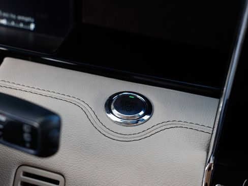 Used 2021 Lincoln Navigator L Reserve image 38