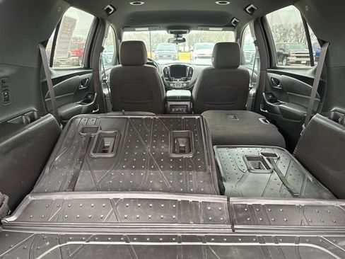 Used 2023 Chevrolet Traverse LT w/ LPO, Floor Liner Package image 40