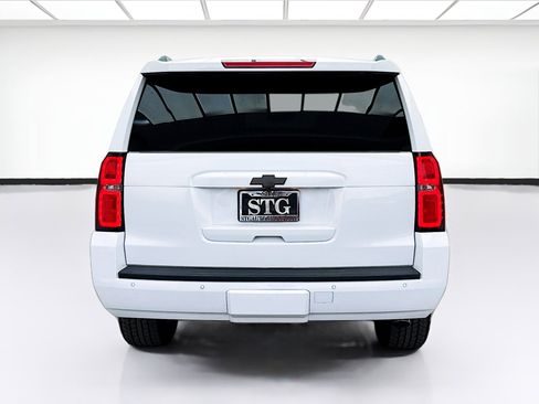 Used 2017 Chevrolet Suburban LT w/ Luxury Package image 5