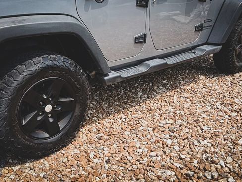 Used 2017 Jeep Wrangler Unlimited Sport w/ Quick Order Package 24S AWD/4WD image 33