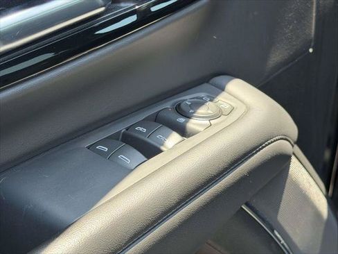 Used 2025 Chevrolet Suburban LT AWD/4WD image 19