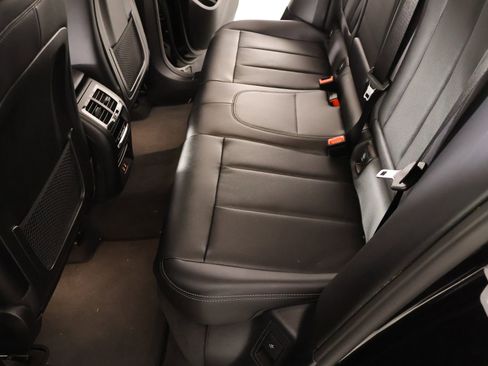 Used 2025 BMW X4 xDrive30i image 13