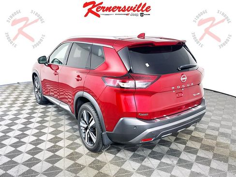 Used 2023 Nissan Rogue SL w/ SL Premium Package image 5