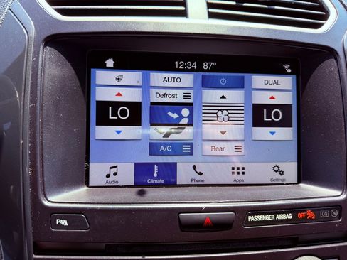 Used 2017 Ford Explorer XLT w/ Equipment Group 202A AWD/4WD image 24