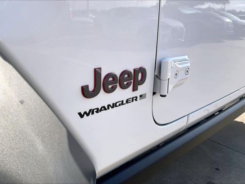Used 2024 Jeep Wrangler Unlimited Rubicon image 28