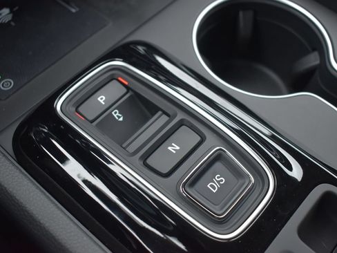 New 2025 Honda Pilot Touring image 24
