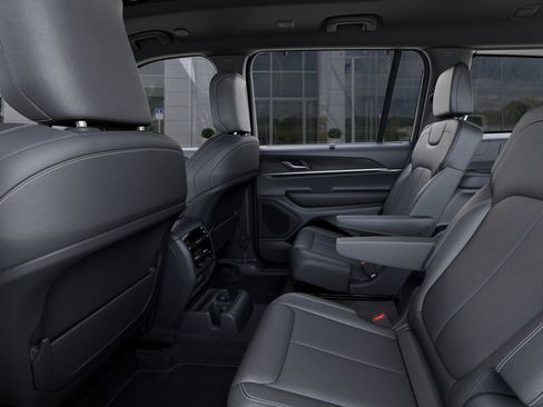 New 2025 Jeep Grand Cherokee L Limited w/ Luxury Tech Group II image 25