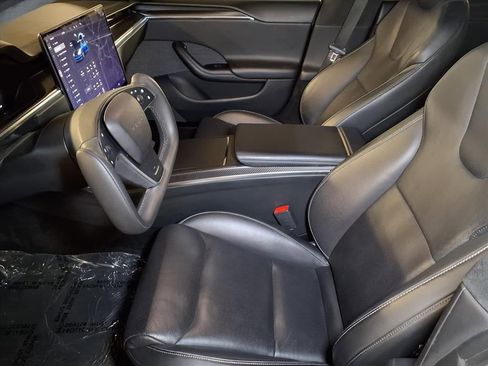 Used 2022 Tesla Model S Plaid image 9