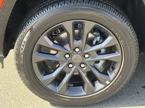 New 2026 Jeep Grand Cherokee Limited Reserve image 14