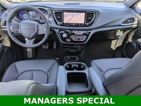 New 2026 Chrysler Pacifica Select image 24