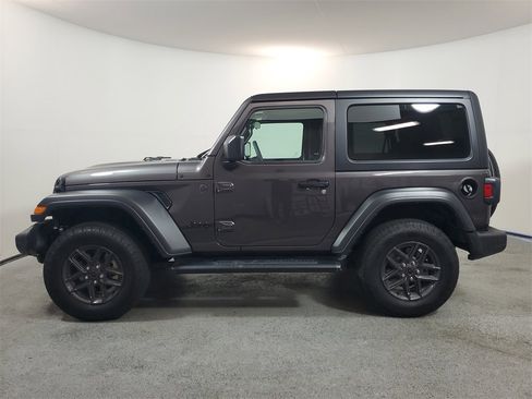 Used 2025 Jeep Wrangler Sport image 4