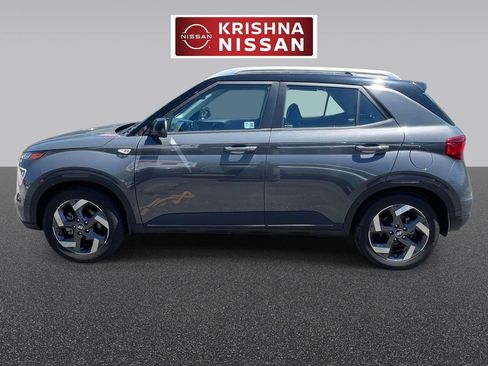 Used 2024 Hyundai Venue Limited FWD image 7