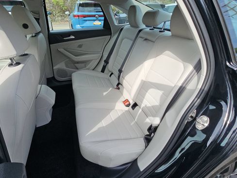 Used 2022 Volkswagen Jetta SE w/ Panoramic Sunroof Package FWD image 13