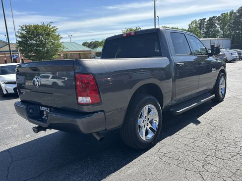 Used 2017 RAM 1500 Express RWD image 8
