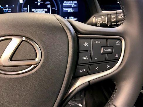 Certified 2025 Lexus UX 300h Premium image 24