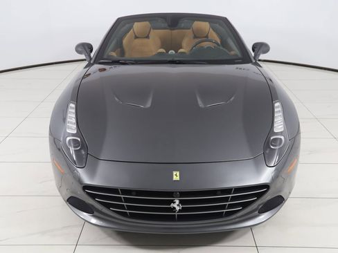 Used 2018 Ferrari California T image 97