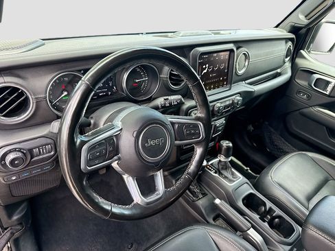 Used 2022 Jeep Wrangler Unlimited Sahara w/ Cold Weather Group AWD/4WD image 10
