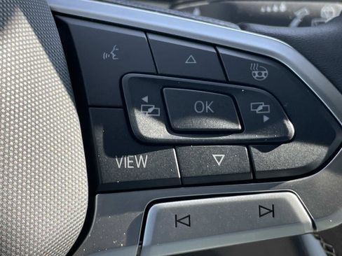 New 2026 Volkswagen Taos SE FWD image 22