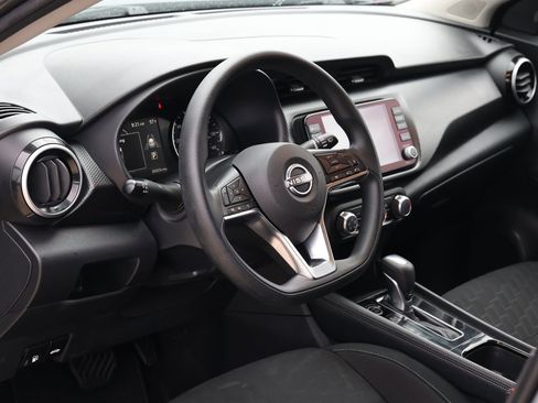 Used 2024 Nissan Kicks SV FWD image 12