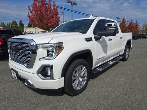 Used 2021 GMC Sierra 1500 Denali w/ Driver Alert Package II AWD/4WD image 3