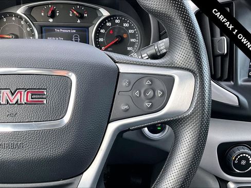 Used 2024 GMC Terrain SLE image 12