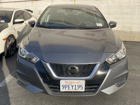 Used 2020 Nissan Versa SV w/ Trunk Package image 2