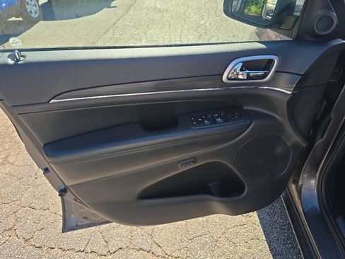 Used 2020 Jeep Grand Cherokee Limited w/ Luxury Group II AWD/4WD image 8