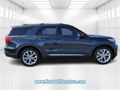 Used 2022 Ford Explorer Platinum w/ Technology Package image 2