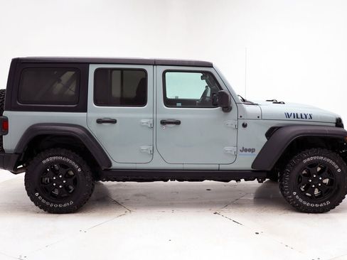 Used 2023 Jeep Wrangler Unlimited w/ Cold Weather Group image 3