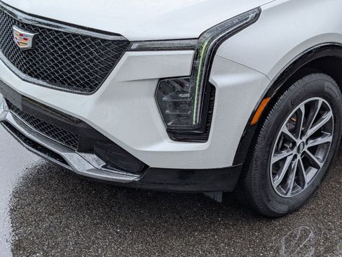 Used 2024 Cadillac XT4 Sport w/ Cold Weather Package FWD image 9